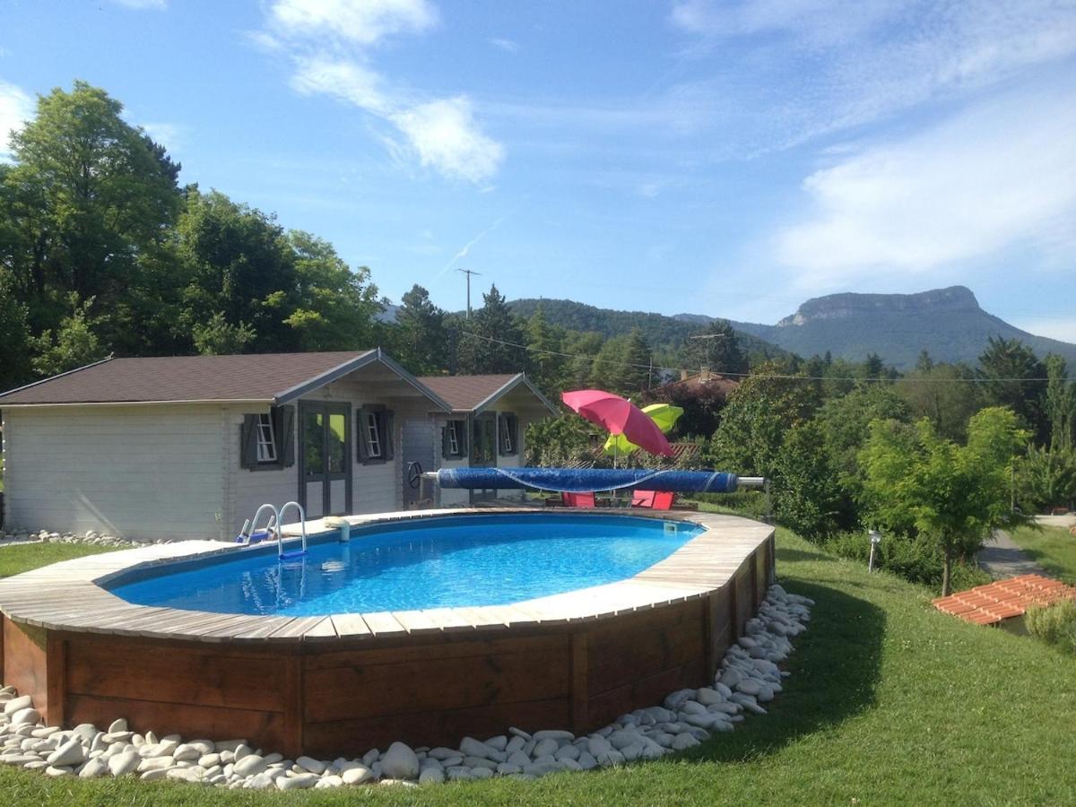 Maison De Vacances Avec Ses Petits Chalets Aouste-sur-Sye المظهر الخارجي الصورة