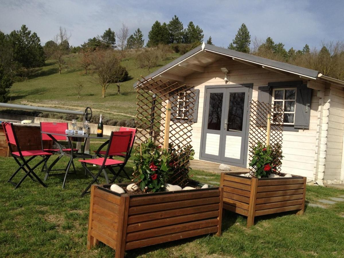 Maison De Vacances Avec Ses Petits Chalets Aouste-sur-Sye المظهر الخارجي الصورة